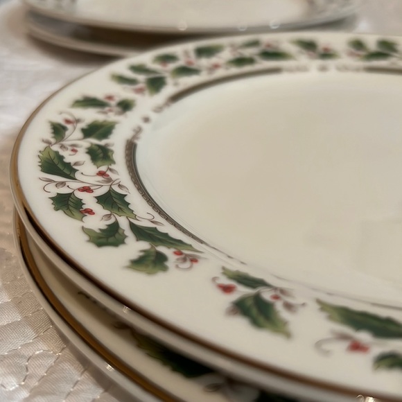 Holly holiday salad plates, set of 12 - Picture 3 of 10